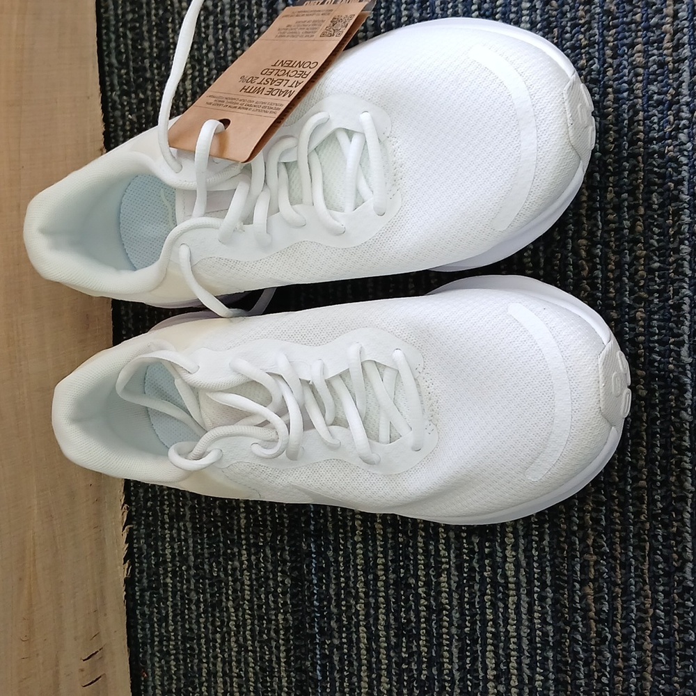 NWT Nike Revolution 7 Women's Road Running Shoes ,White-Size 9.5 - Picture 3 of 7